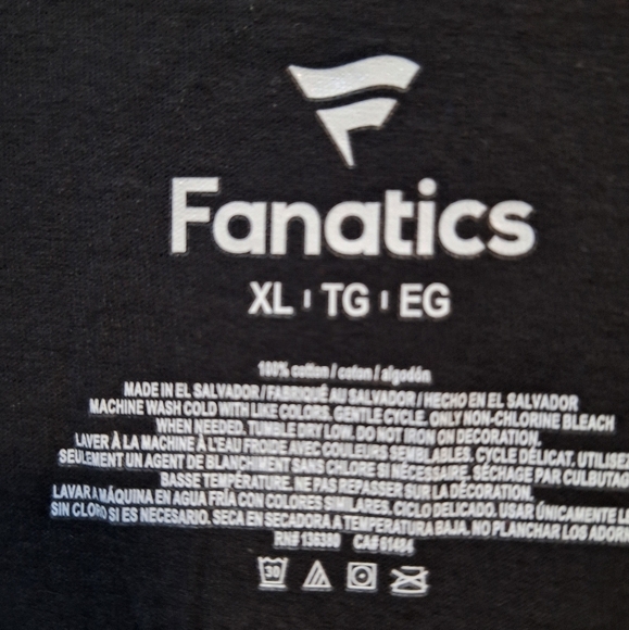 A Fanatics Atlanta Braves World Series  long sleeve t-shirt in a men's XL. NWT - Picture 3 of 7